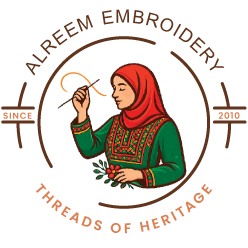 شعار Alreem Embroidery للتطريز التراثي الفلسطيني اليدوي يعكس الأصالة والهوية الثقافية بخيوط تقليدية